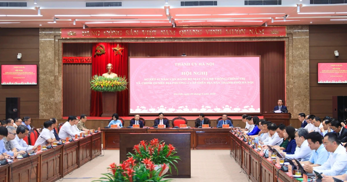 Một năm vận hành chính quyền địa phương hai cấp : Hà Nội làm nhiều việc khó , chưa từng có tiền lệ