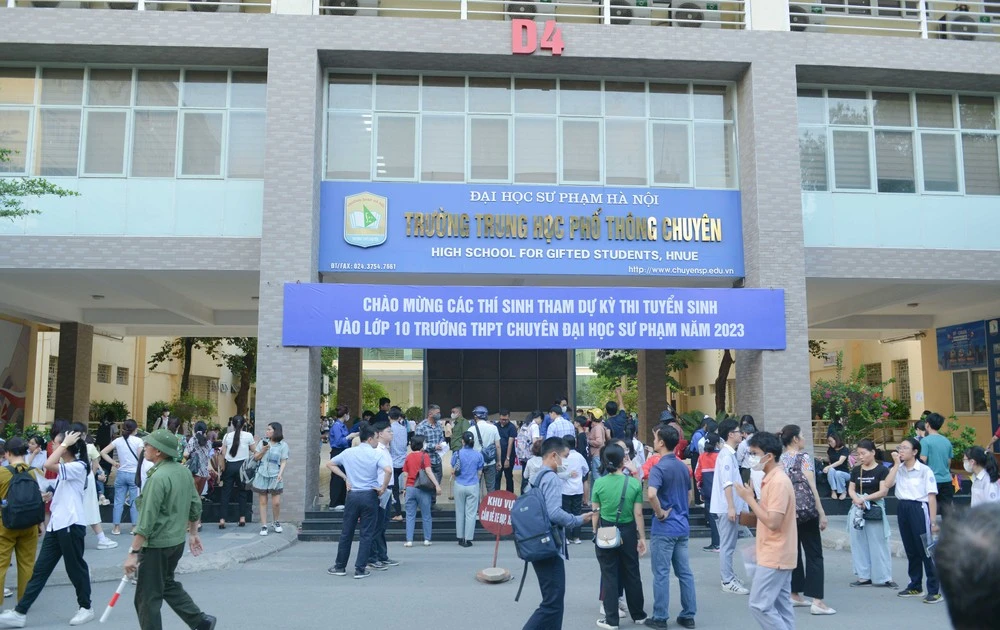 Dạy AI cho học sinh trường chuyên THPT