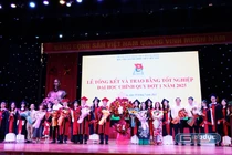 HV Thanh thiếu niên VN trao bằng cử nhân đợt 1/2025, vinh danh các thủ khoa ngành 