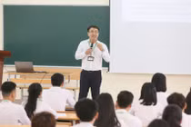 Giảng viên đồng cơ hữu trong cơ sở giáo dục đại học công lập phải có trình độ tiến sĩ