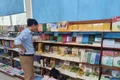 Bài học từ việc mua SGK giả của phụ huynh và cảnh báo của nhà trường 