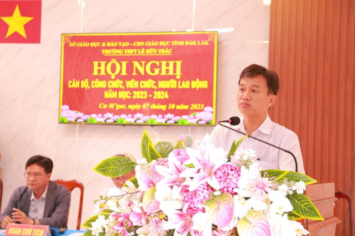 Thầy Phạm Long Hổ - Phó Hiệu trưởng Trường Trung học phổ thông Lê Hữu Trác (Đắk Lắk). Ảnh: website nhà trường.