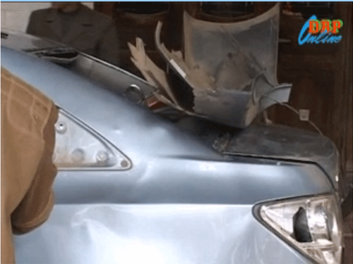 Vụ nổ làm hư xe 4 chỗ của ông Trần Việt Hùng Vụ nổ làm hư xe 4 chỗ của ông Trần Việt Hùng