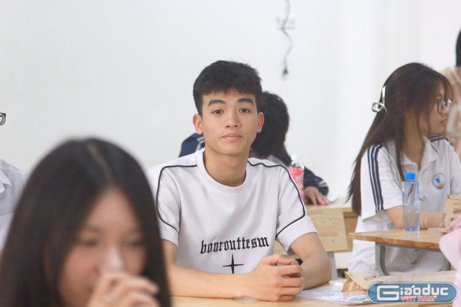 gdvn-truong-thpt-to-hieu-thi-sinh-lam-thu-tuc-du-thi-tot-nghiep-thpt-anh-manh-doan-3.jpg