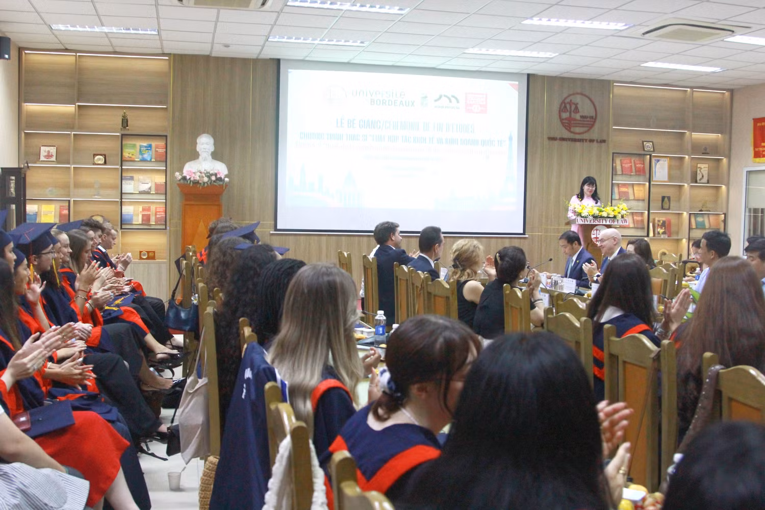le-be-giang-thac-si-truong-dai-hoc-luat-dhqghn-5.jpg