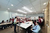 Sinh viên ngành Kinh doanh quốc tế, Trường Đại học Công Thương Thành phố Hồ Chí Minh trong hoạt động thực hành. Ảnh: NTCC.