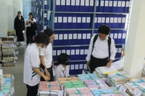 Sinh viên ngành Quản trị văn phòng, Trường Đại học Khoa học Xã hội và Nhân văn, Đại học Quốc gia Hà Nội trong buổi khảo sát thực tế tại Tập đoàn FPT. Ảnh NTCC