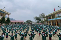 Hiệu trưởng trường phổ thông dân tộc bán trú băn khoăn thủ tục để được nhận hỗ trợ điện, nước