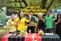 Nữ Bí thư xã ở Đắk Lắk livestream bán sầu riêng và định hướng kinh tế số nông nghiệp