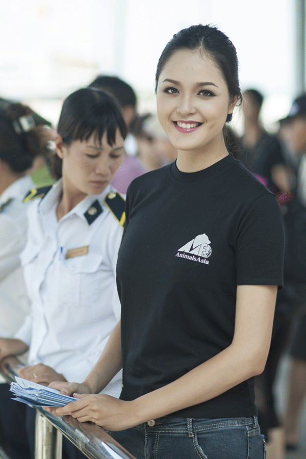 Năm 2013 cũng được coi là năm khá thành công của Hoàng Anh khi cô liên tục xuất hiện trong nhiều sự kiện của showbiz đặc biệt là trong các chương trình dành cho cộng đồng và xã hội Năm 2013 cũng được coi là năm khá thành công của Hoàng Anh khi cô liên tục xuất hiện trong nhiều sự kiện của showbiz đặc biệt là trong các chương trình dành cho cộng đồng và xã hội