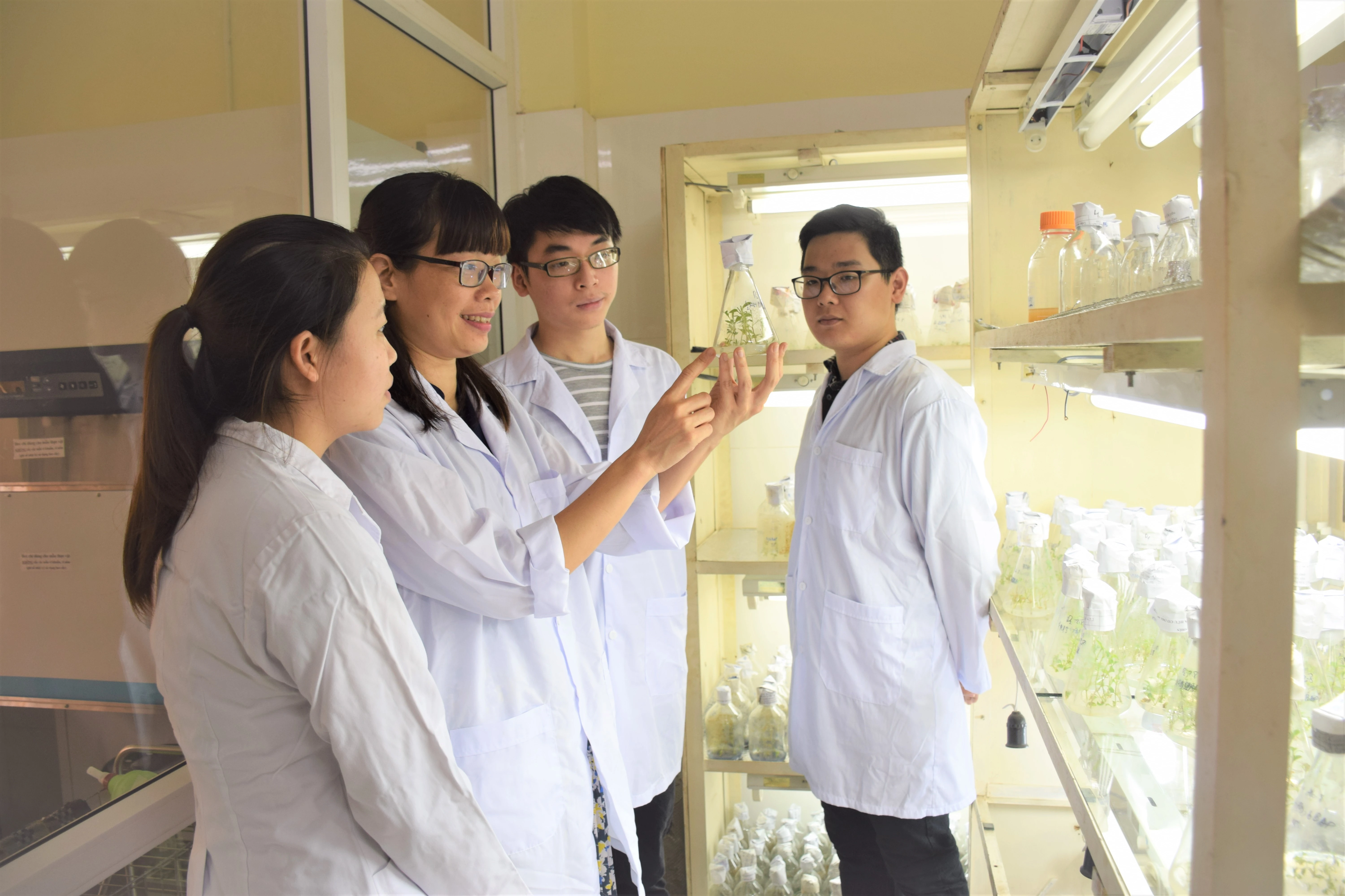 Nhà khoa học, doanh nghiệp không "gặp" nhau khiến CSGDĐH khó tăng nguồn thu KHCN