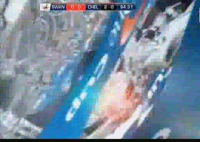 Swansea với cơ hội cuối trận. Họ đi tiếp vào vòng sau để gặp đội hạng 2 Bradford. Swansea với cơ hội cuối trận. Họ đi tiếp vào vòng sau để gặp đội hạng 2 Bradford.