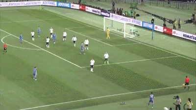 Phút 86: Torres bỏ lỡ một cơ hội bằng vàng khi sút trúng chân thủ môn trong thế đối mặt.