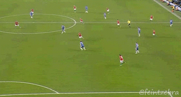 Phút 90: Chelsea 0-2 Swansea! Lại là Branislav Ivanovic mắc sai lầm với đường chuyền về bất cẩn, và Danny Graham sút bay Chelsea khỏi Capital One Cup.