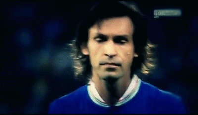 7. Andrea Pirlo (Italia): Bàn thắng này PHẢI xuất hiện. Pirlo đánh bại được một Joe Hart chơi xuất sắc cho ĐT Anh ở EURO 2012, và đó là trong loạt đấu súng căng thẳng ở tứ kết. Một chi tiết cũng cần nói thêm, đó là Pirlo trong quá khứ đã từng bị đánh bại khi thực hiện kiểu sút Panenka này, bởi Manuel Pinto của Barcelona (khi Pirlo còn ở Milan).