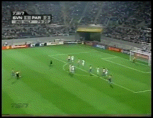 Đề cử danh dự 1 – Jose Luis Chilavert: Một trong những thủ môn ghi nhiều bàn nhất trong lịch sử bóng đá. Chilavert biến đội tuyển Paraguay thành một đội tuyển rất đáng xem bởi tài năng trong khung gỗ lẫn đứng trước bóng của ông. Điều duy nhất khiến Chilavert bị đẩy xuống hàng đề cử danh dự là bởi tỷ lệ ăn bàn cho các cú đá phạt của ông là khá thấp. Ngay cả những video YouTube về các cú đá phạt của Chilavert cũng cho thấy nhiều cú đá bị cản phá. Đề cử danh dự 1 – Jose Luis Chilavert: Một trong những thủ môn ghi nhiều bàn nhất trong lịch sử bóng đá. Chilavert biến đội tuyển Paraguay thành một đội tuyển rất đáng xem bởi tài năng trong khung gỗ lẫn đứng trước bóng của ông. Điều duy nhất khiến Chilavert bị đẩy xuống hàng đề cử danh dự là bởi tỷ lệ ăn bàn cho các cú đá phạt của ông là khá thấp. Ngay cả những video YouTube về các cú đá phạt của Chilavert cũng cho thấy nhiều cú đá bị cản phá.