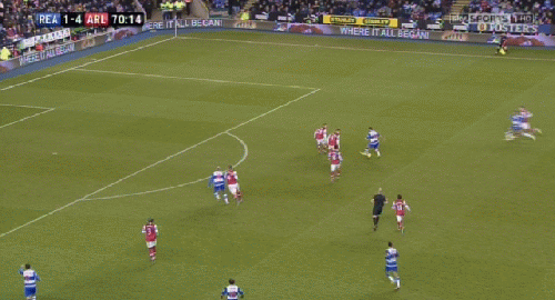 Phút 71: Tiếp tục là những dấu hiệu chệch choạc trong phòng ngự của Arsenal. Podolski vô tình làm hỏng bẫy việt vị của đội nhà, nhờ thế Kebe thoát xuống sau đường chuyền của Robson-Kanu và rút ngắn 2-4. Phút 71: Tiếp tục là những dấu hiệu chệch choạc trong phòng ngự của Arsenal. Podolski vô tình làm hỏng bẫy việt vị của đội nhà, nhờ thế Kebe thoát xuống sau đường chuyền của Robson-Kanu và rút ngắn 2-4.