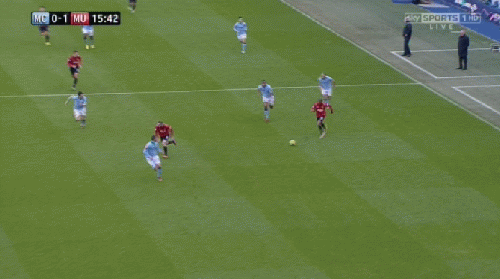 Phút 16, Wayne Rooney mở tỷ số trong pha tấn công nguy hiểm đầu tiên của Man Utd Phút 16, Wayne Rooney mở tỷ số trong pha tấn công nguy hiểm đầu tiên của Man Utd