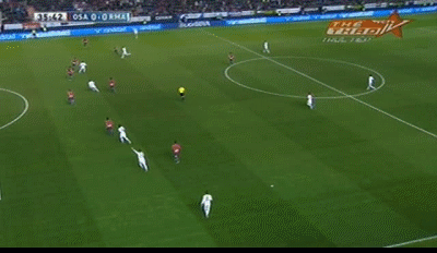 Phút 36: Jose Callejon với cú đánh đầu ngược vọt xà ngang khi thấy thủ môn Fernandez lên cao. Phút 36: Jose Callejon với cú đánh đầu ngược vọt xà ngang khi thấy thủ môn Fernandez lên cao.