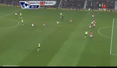 Phút 29: Man Utd 1-2 Newcastle. Quả tạt từ cánh phải của James Perch có vẻ như chạm chân Papiss Cisse, nhưng trọng tài Mike Dean tham khảo ý kiến của các trợ lý và quyết định Jonny Evans đã đốt lưới nhà. Một quyết định chính xác. Phút 29: Man Utd 1-2 Newcastle. Quả tạt từ cánh phải của James Perch có vẻ như chạm chân Papiss Cisse, nhưng trọng tài Mike Dean tham khảo ý kiến của các trợ lý và quyết định Jonny Evans đã đốt lưới nhà. Một quyết định chính xác.