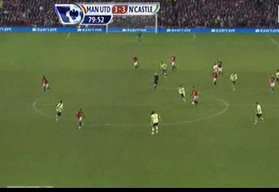 Phút 80: Chicharito đánh đầu trúng cột dọc ở ngay trong khu 5m50!!! Phút 80: Chicharito đánh đầu trúng cột dọc ở ngay trong khu 5m50!!!