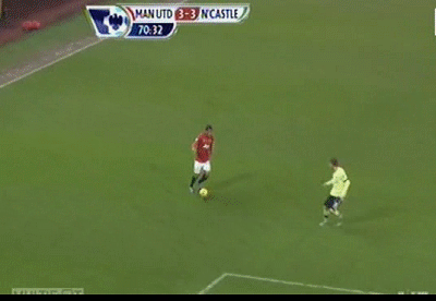 Phút 71: Man Utd 3-3 Newcastle. Robin Van Persie mất tới 2 cú sút để đánh bại Tim Krul. Phút 71: Man Utd 3-3 Newcastle. Robin Van Persie mất tới 2 cú sút để đánh bại Tim Krul.