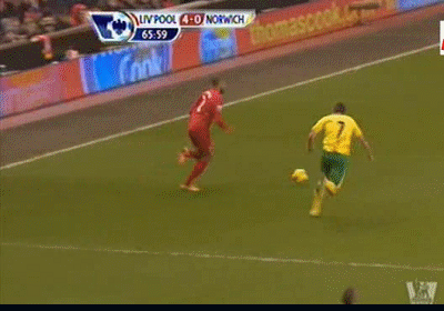 Phút 65: Liverpool 4-0 Norwich! Steven Gerrard đón bóng từ Glen Johnson trước khi tung cú sút xa chuẩn xác. Phút 65: Liverpool 4-0 Norwich! Steven Gerrard đón bóng từ Glen Johnson trước khi tung cú sút xa chuẩn xác.