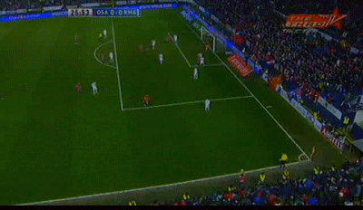 Phút 26: Các hậu vệ Real bỏ quên Cejudo, nhưng cầu thủ này đá ra ngoài trong pha dứt điểm chéo góc. Phút 26: Các hậu vệ Real bỏ quên Cejudo, nhưng cầu thủ này đá ra ngoài trong pha dứt điểm chéo góc.