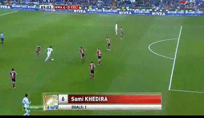 Phút 89: Real Madrid 4-0 Celta Vigo! Đêm hoàn hảo của Ronaldo kết thúc khi anh bật tường với Sami Khedira để tiền vệ người Đức ấn định trận đấu. Phút 89: Real Madrid 4-0 Celta Vigo! Đêm hoàn hảo của Ronaldo kết thúc khi anh bật tường với Sami Khedira để tiền vệ người Đức ấn định trận đấu.