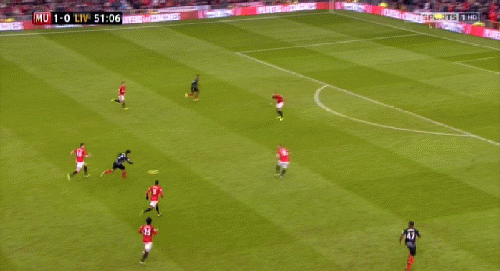 Pha trượt chân đáng tiếc của Andre Wisdom.