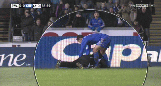 Cận cảnh tình huống của Hazard. Cận cảnh tình huống của Hazard.