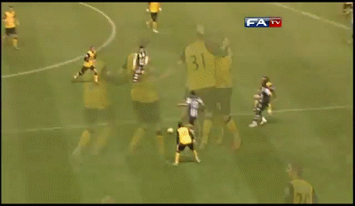 6. Hatem Ben Arfa (Newcastle): Nếu Ben Arfa chấn thương quá nhiều, Newcastle hãy bán anh vì chắc chắn sẽ có người trả tiền tấn cho Ben Arfa vì những bàn thắng như thế này. Tổng cộng 5 cầu thủ Blackburn bị qua mặt.