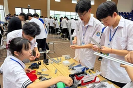 Trường chuyên làm gì để thực hiện được yêu cầu của Nghị quyết 71?
