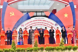 Bộ trưởng Nguyễn Kim Sơn dự khánh thành Trường Đại học Hoa Lư