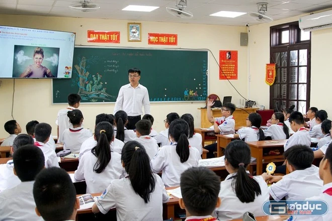 Dự kiến sẽ siết quy định về báo cáo của giáo viên tham gia dạy thêm ngoài nhà trường