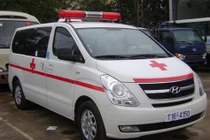 Bị thương nặng vì đâm vào xe cứu thương
