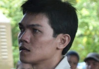 Ghen tuông, chích điện vợ đang mang thai 