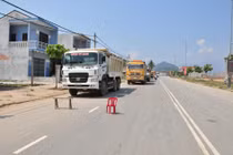 Đà Nẵng: Dân lại rào đường, chặn xe ben “bẩn”