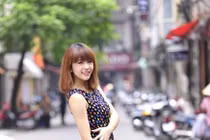 Nữ sinh ĐH Kinh tế quốc dân hướng dẫn tập cơ bụng và khoe vũ đạo