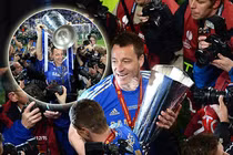 Không thi đấu, Terry vẫn thản nhiên ăn mừng như vừa lập đại công