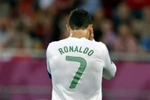 Thơ dự đoán EURO: Đức hạ Hy Lạp, Czech gieo sầu cho Ronaldo