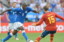 Dự đoán chung kết EURO, nhận 300.000 đồng và quả bóng đặc biệt