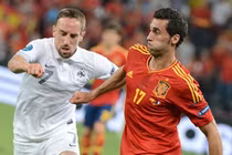 “Tuy Bò tót nở nụ cười/Còn đâu lối đá người người hô vang…”