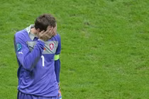 Tái hiện trận cầu Bồ Đào Nha - Czech bằng thơ