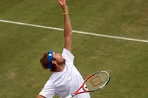 Video: Mardy Fish giao bóng thẳng vào mặt trọng tài biên