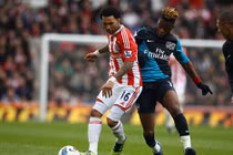 Lái BMW đâm nát Audi, cựu sao Liverpool bị cảnh sát tống giam