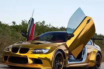 Mãn nhãn với BMW M3 mạ vàng 'lai' Lamborghini