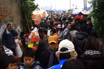 "Biển người" đổ dồn về chợ Viềng Nam Định cầu may