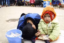 Chùm ảnh: Cờ bạc, ăn mày "nhí" vẫn tung hoành tại lễ hội đầu năm