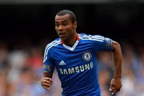 M.U bất ngờ 'yêu' Ashley Cole